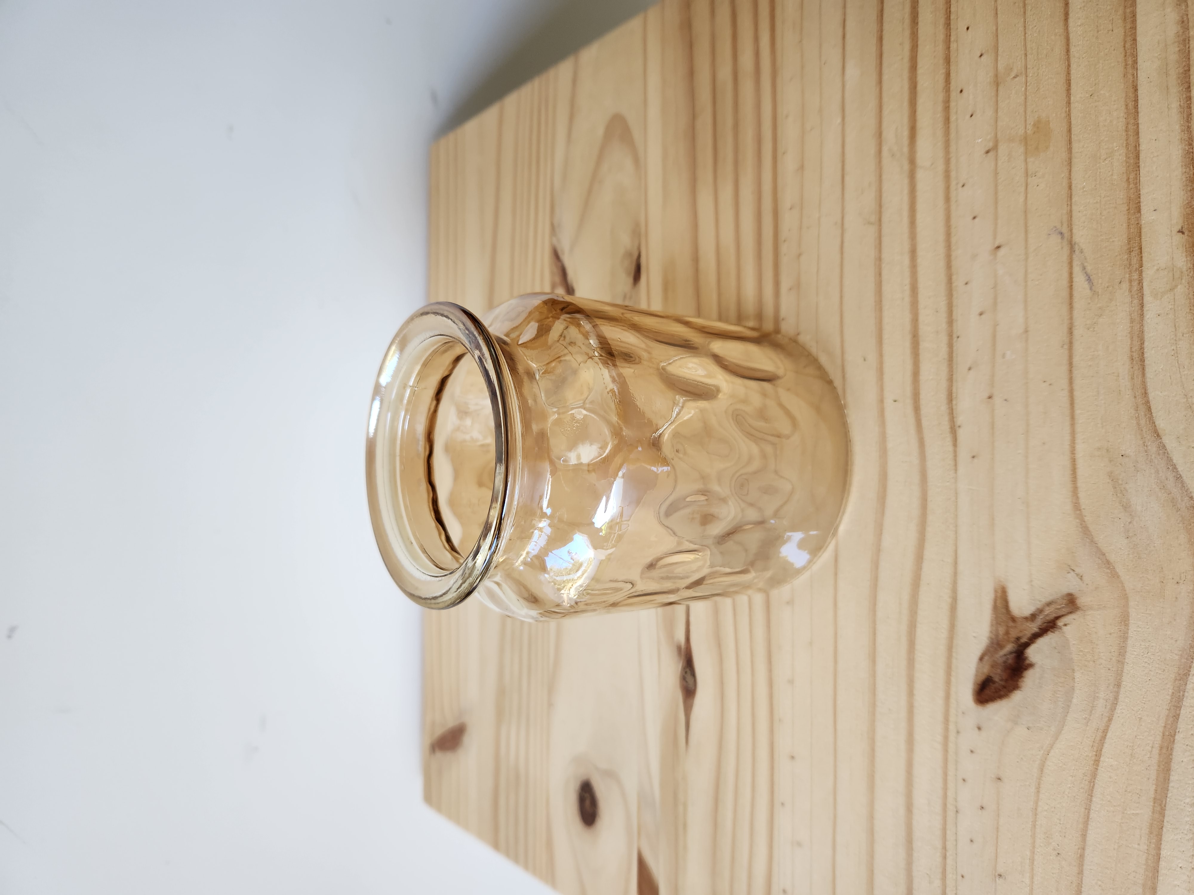 Florero de vidrio color caramelo