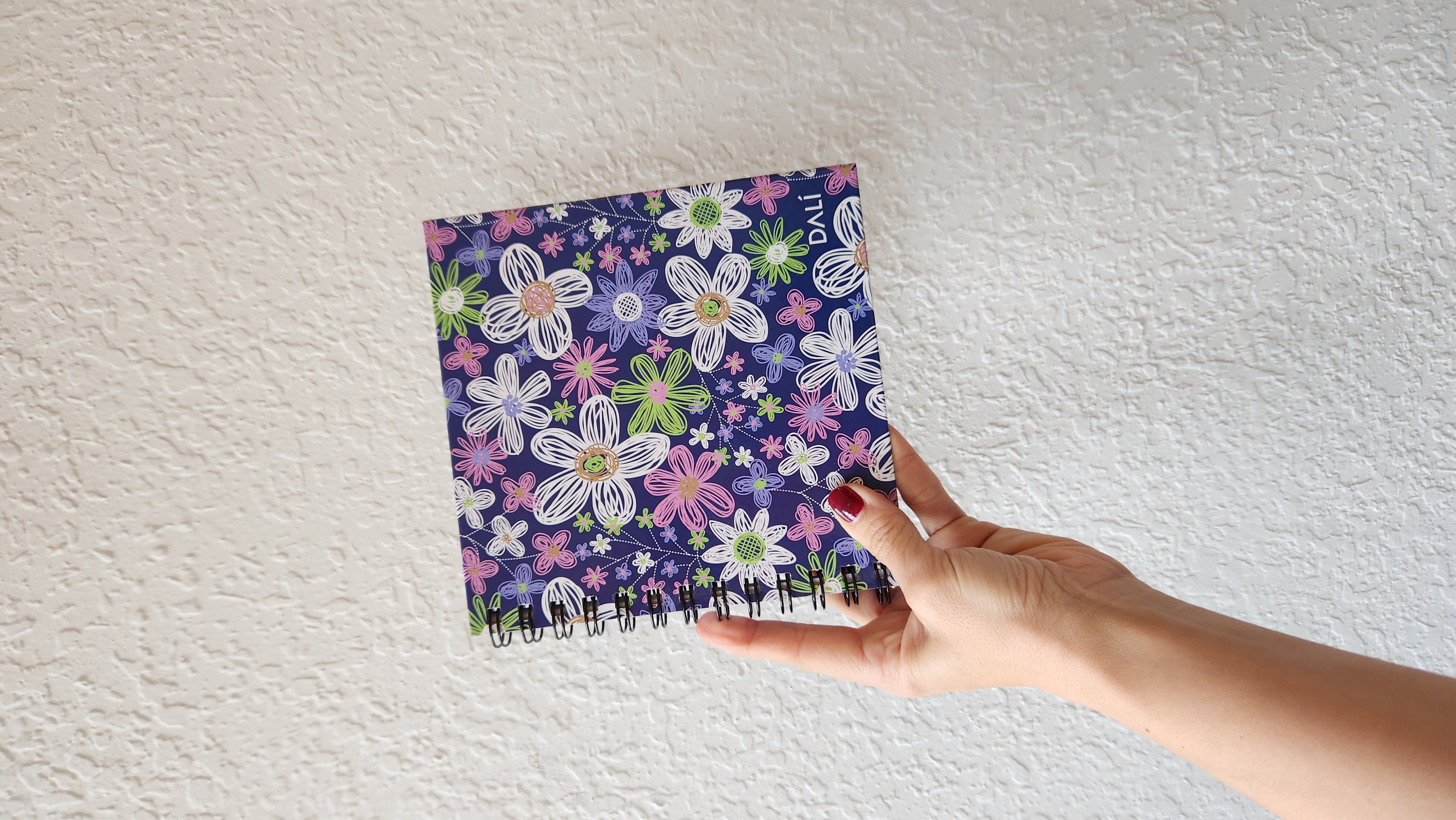 Cuaderno cuadrado de tapa dura