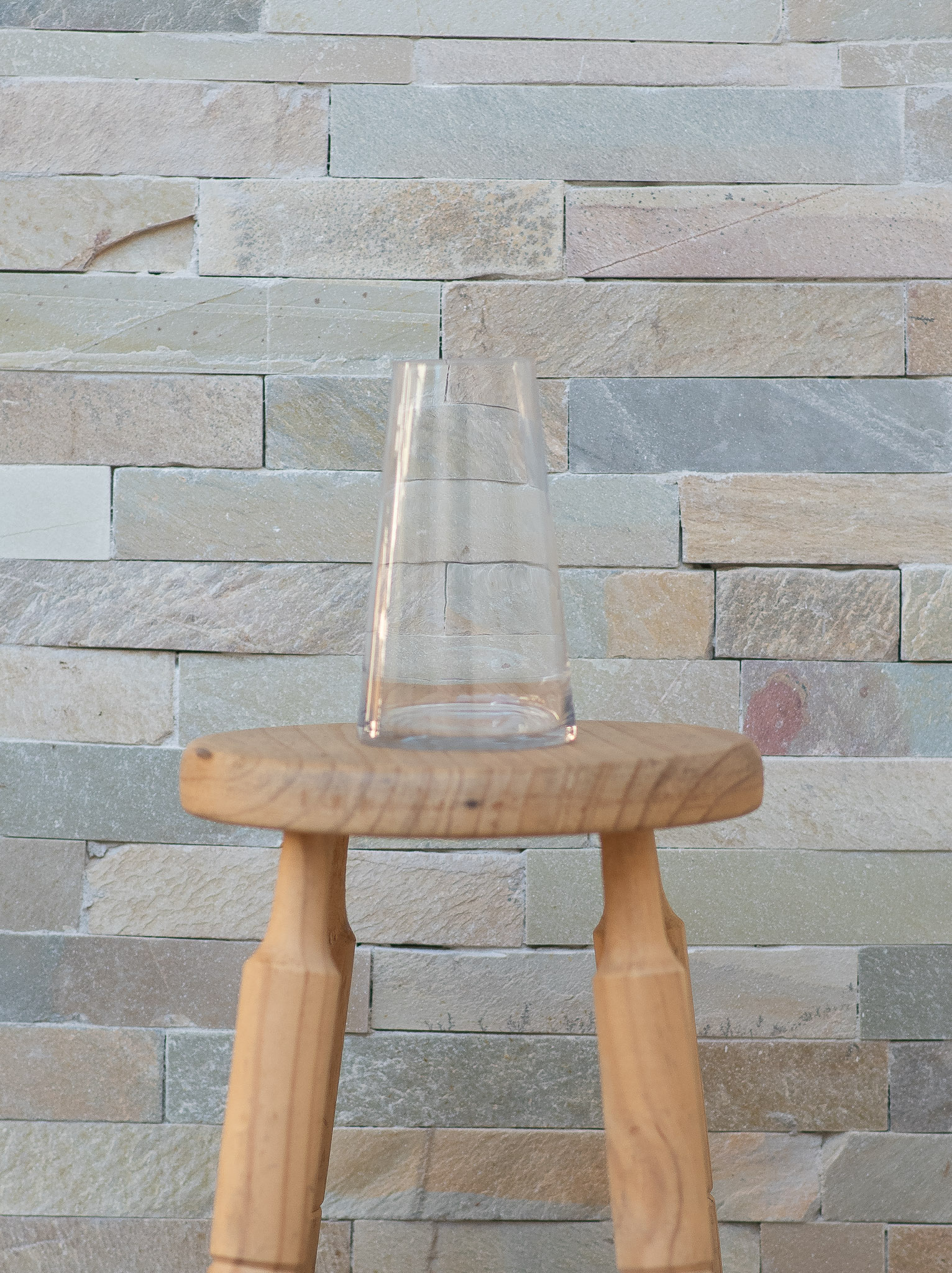 Florero de vidrio cónico 19cm