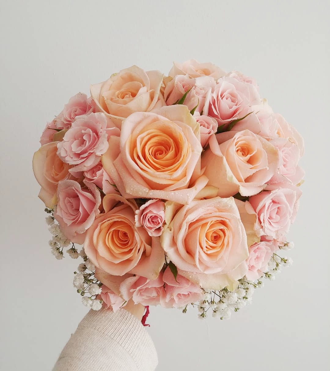 Ramo de novia en mini rosas, rosas con ilusión