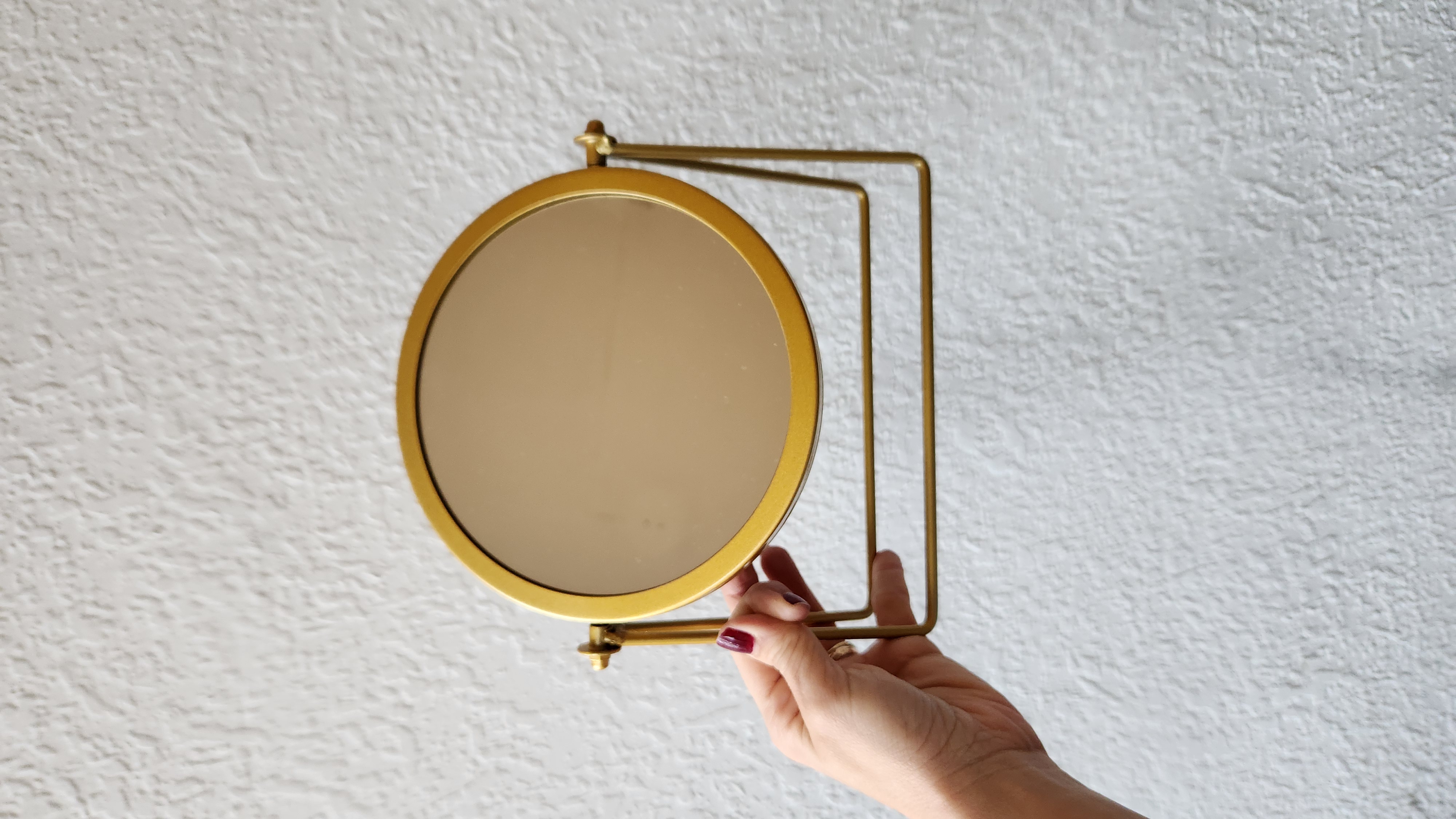 Espejo con base dorado