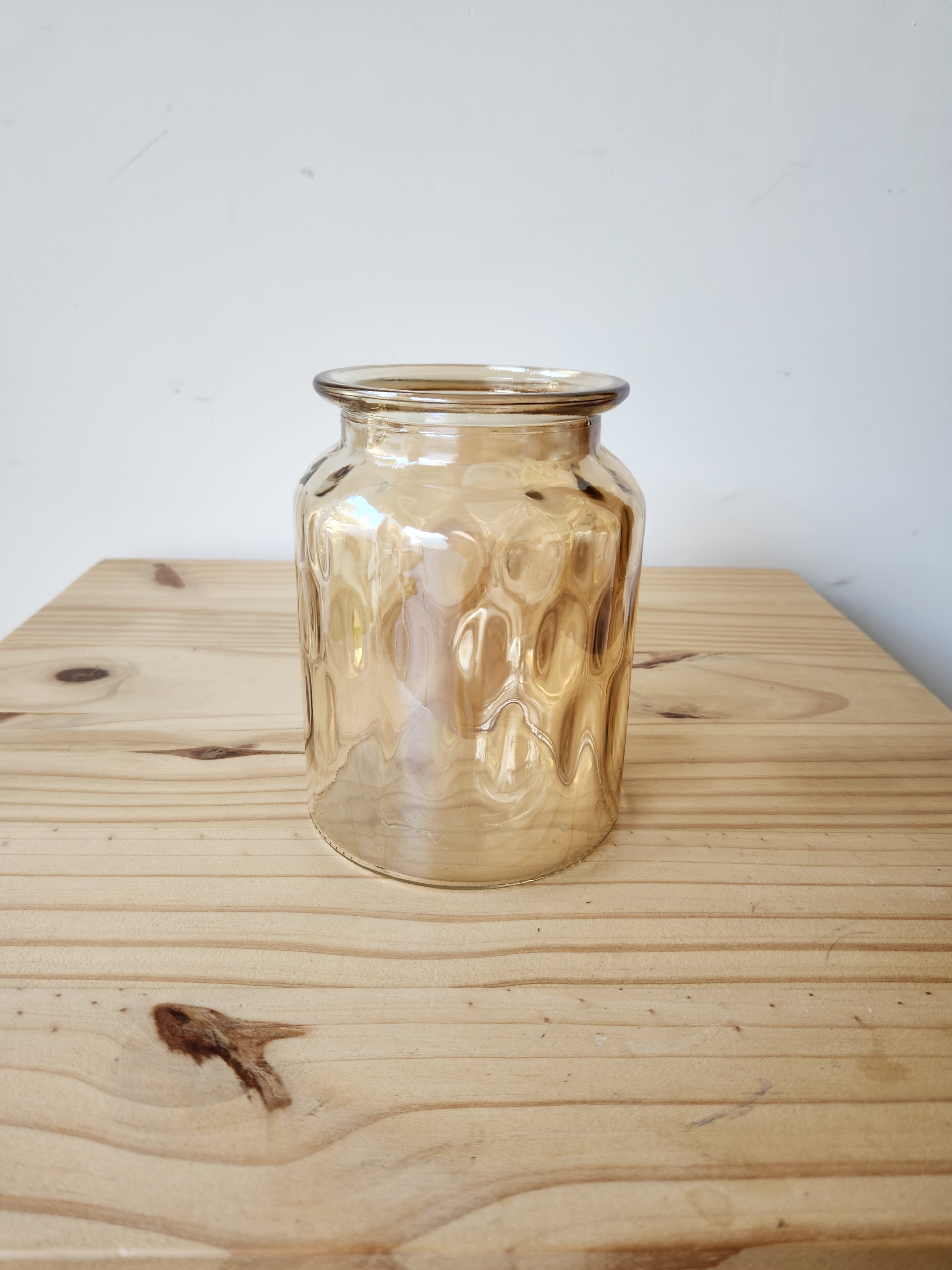 Florero de vidrio color caramelo